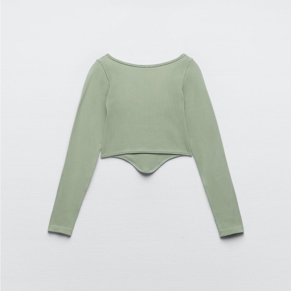 Crop top - Picture 2 of 6